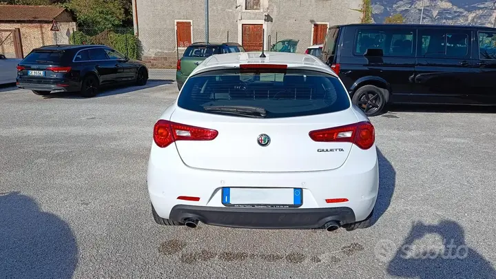 Alfa Romeo Giulietta 2016 photo 4