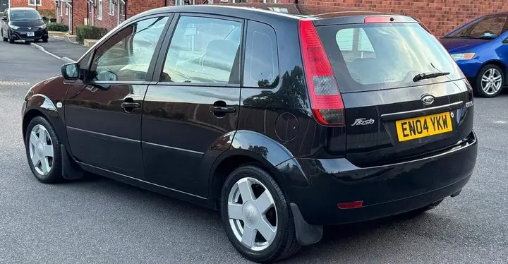 Ford Fiesta 2004 photo 5