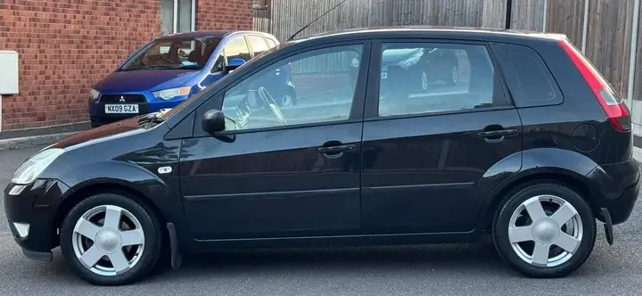 Ford Fiesta 2004 photo 4