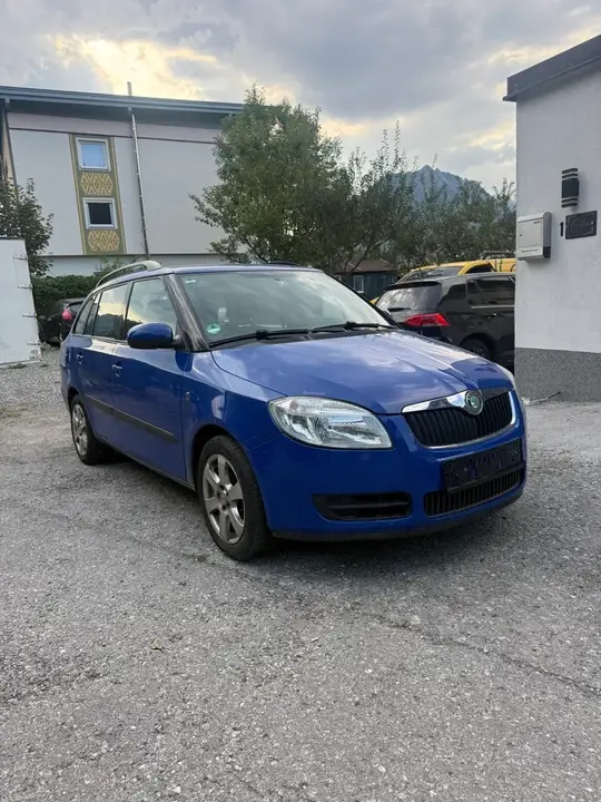 Skoda Fabia 2009 photo 3