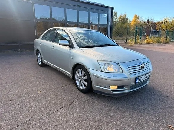 Toyota Avensis 2004 photo 2