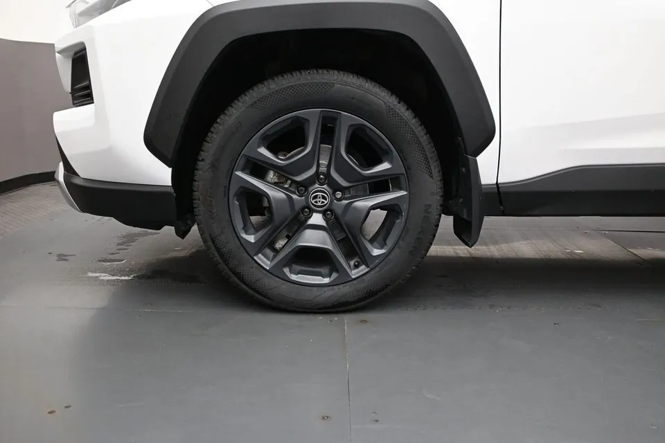 Toyota Rav4 2025 photo 5