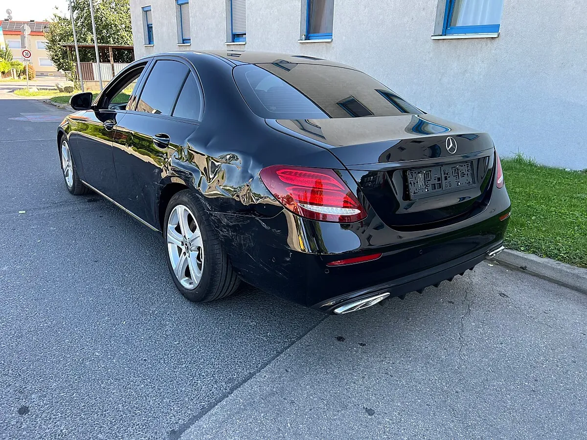 Mercedes-Benz E-Class 2017 photo 3