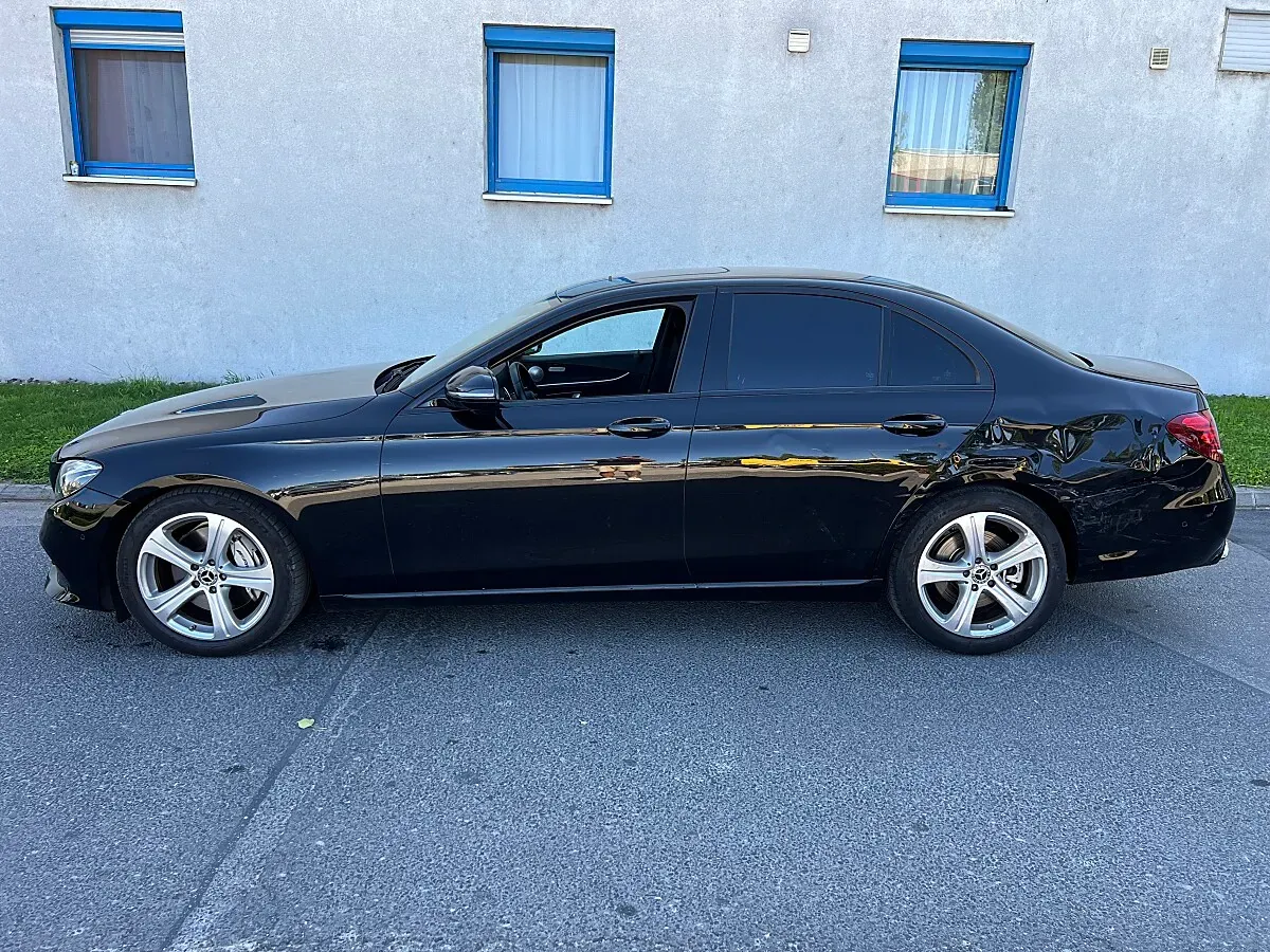 Mercedes-Benz E-Class 2017 photo 2