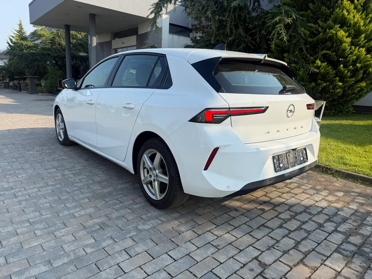 Opel Astra 2022 photo 3