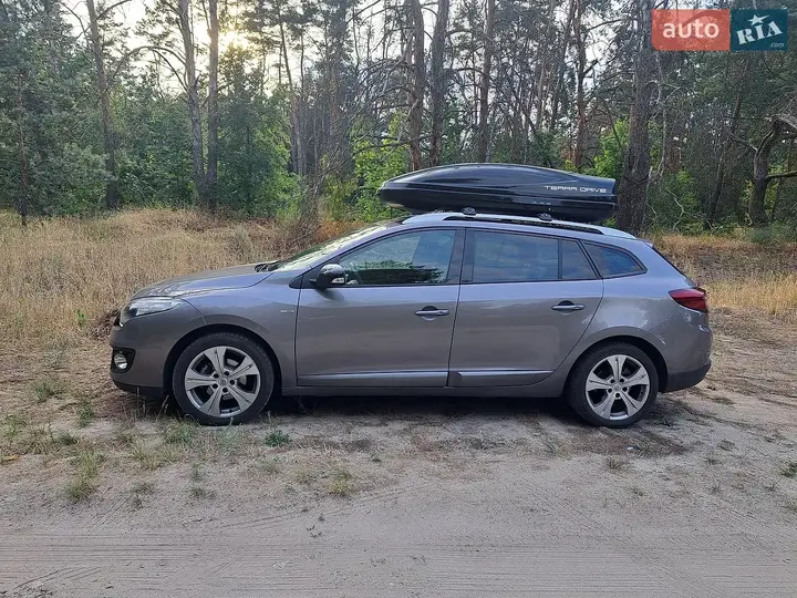 Renault Megane 2012 photo 2