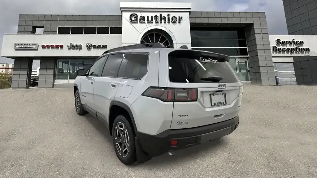 Jeep Cherokee 2026 photo 4