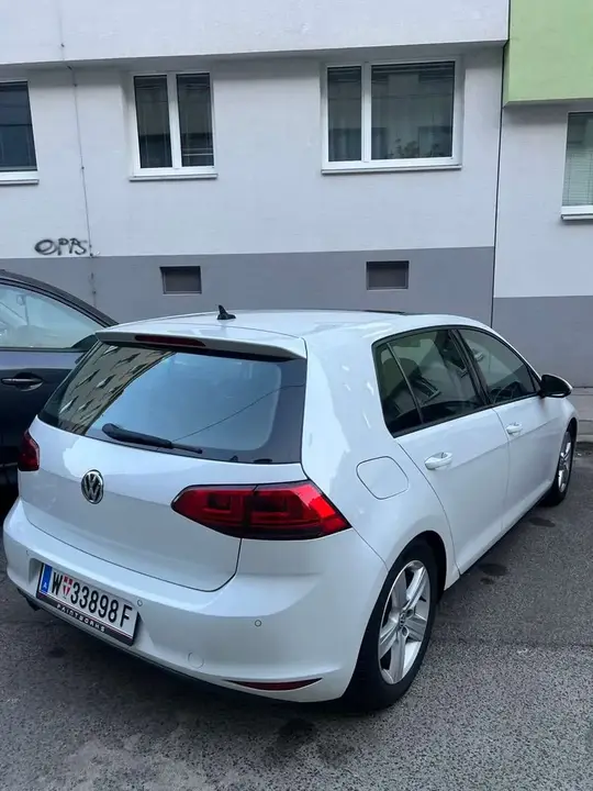 Volkswagen Golf 2012 photo 3
