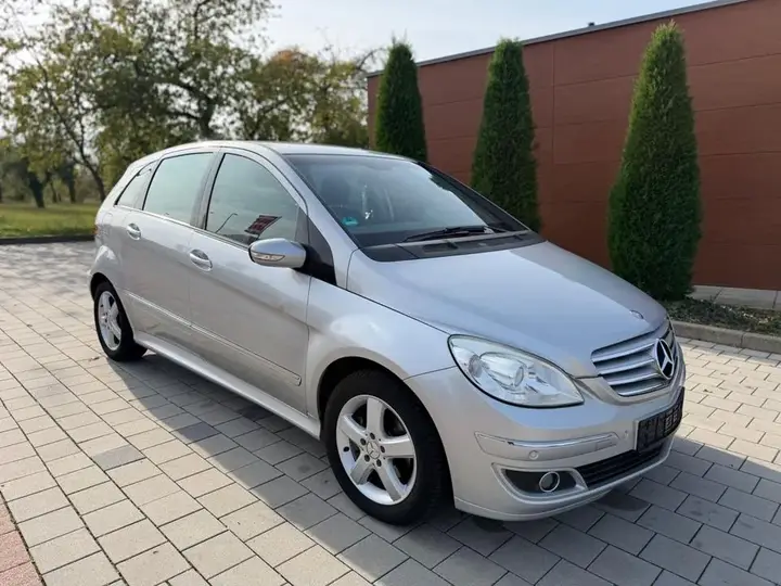 Mercedes-Benz B