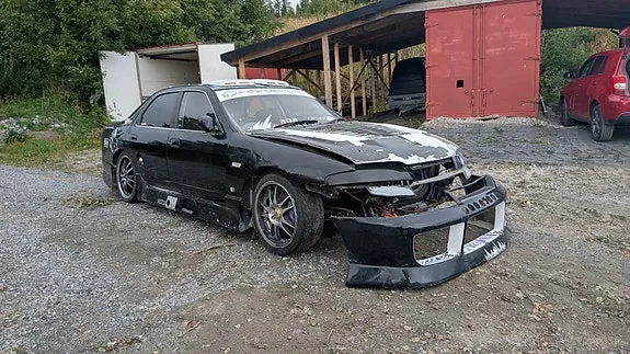 Nissan Skyline 1995 photo 4