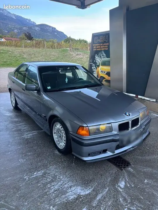 BMW Série 3 1992 photo 3