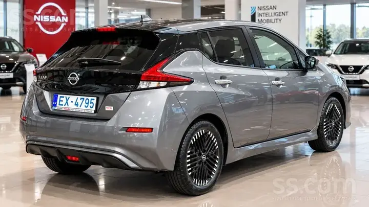 Nissan Leaf 2022 photo 2