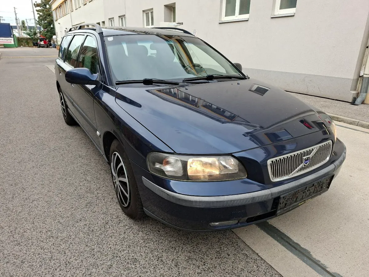 Volvo V70 2001 photo 2