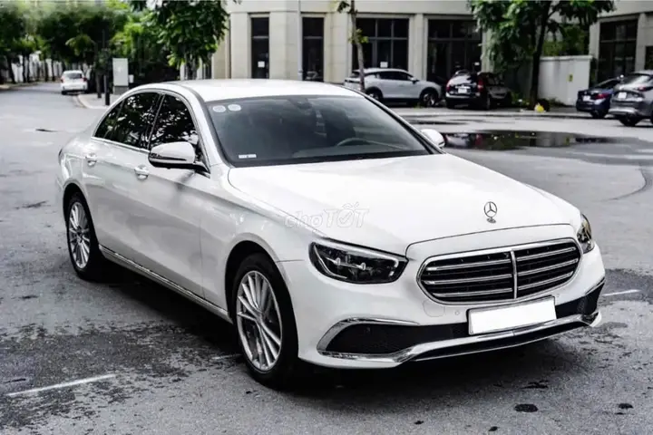 Mercedes-Benz E-Class 2022 photo 3