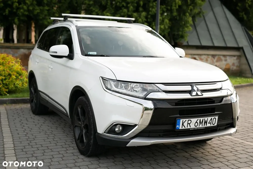 Mitsubishi Outlander 2016 photo 2
