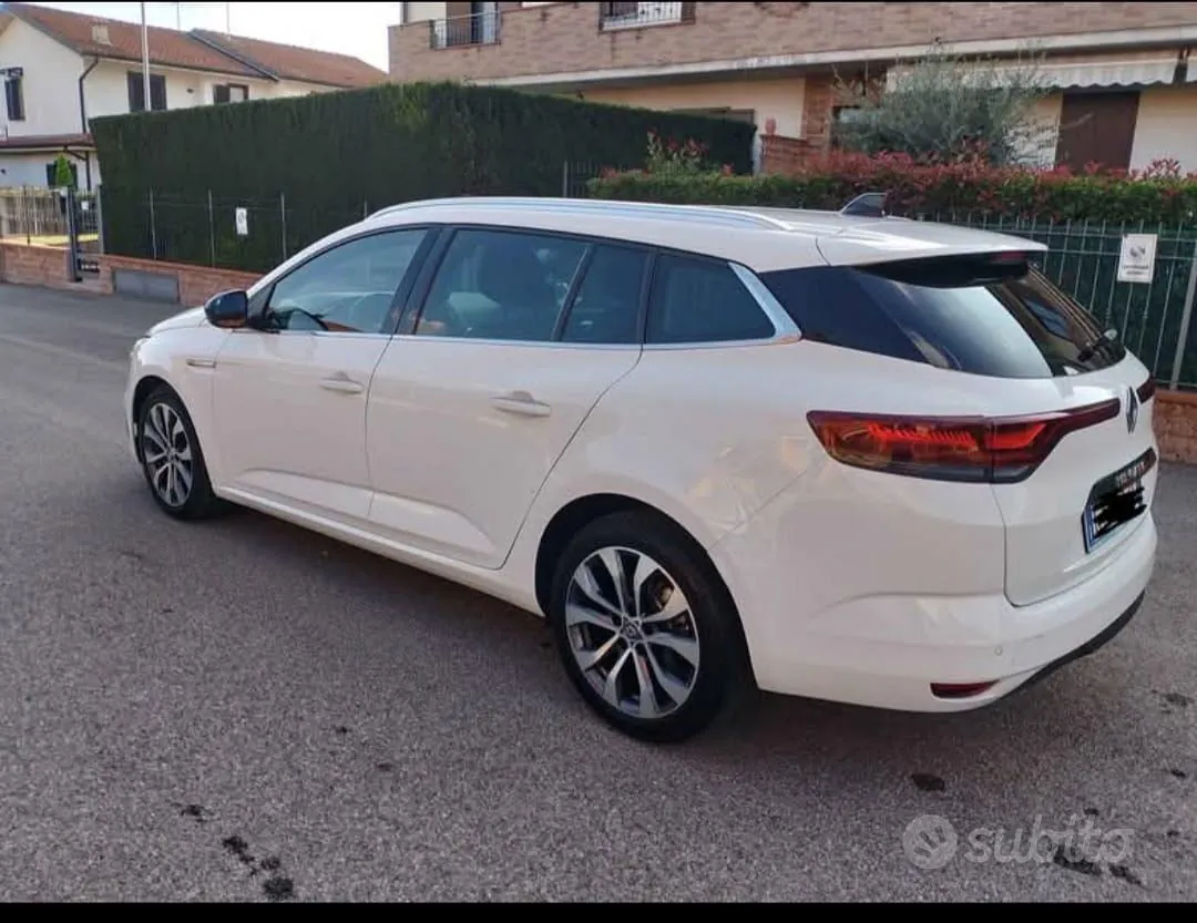 Renault Megane 2024 photo 3