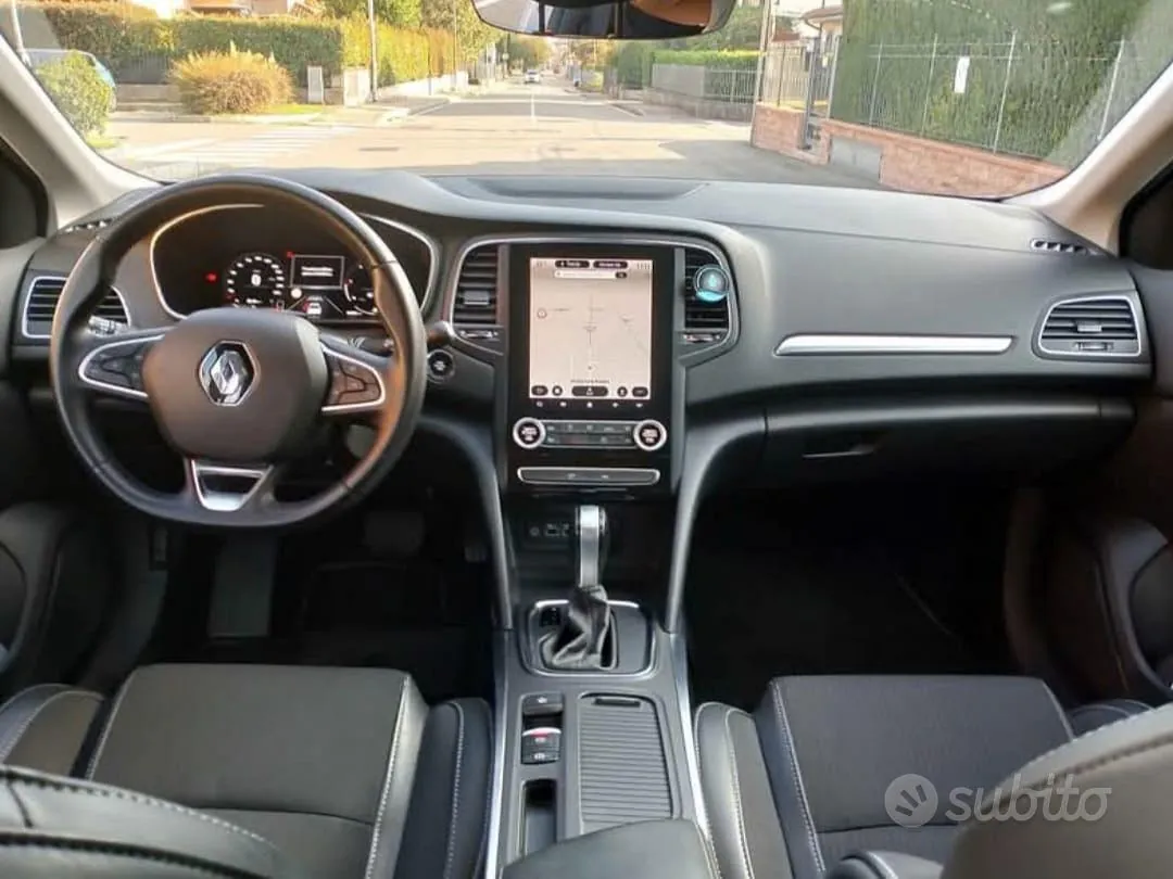 Renault Megane 2024 photo 2