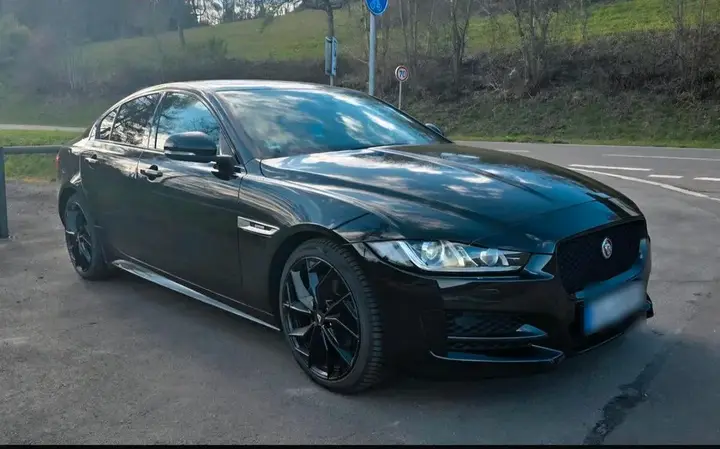Jaguar Xe
