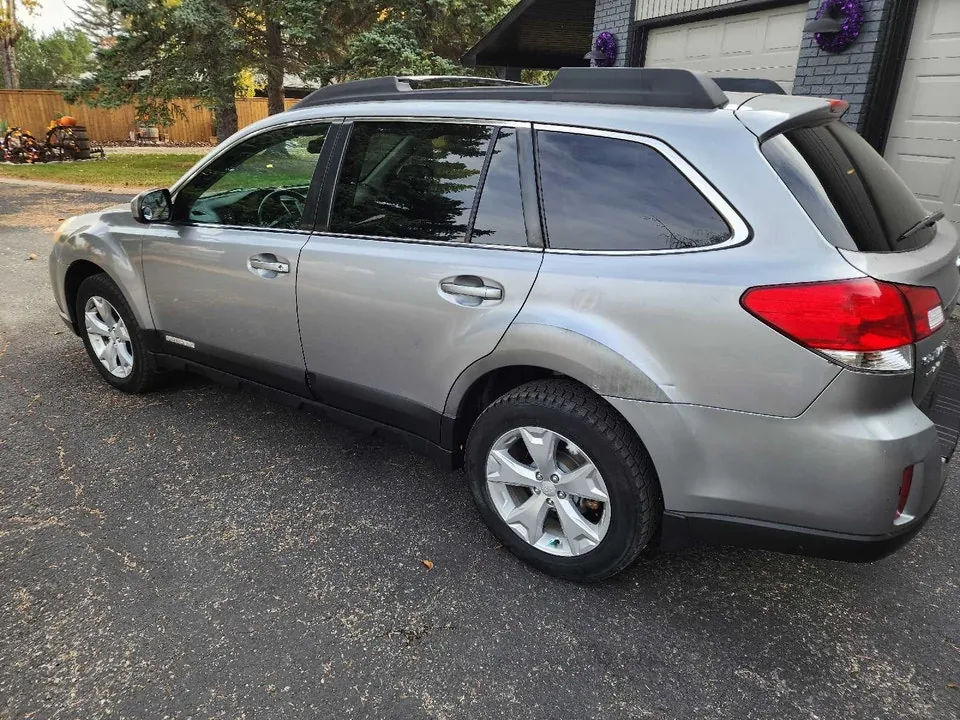 Subaru Outback 2010 photo 3