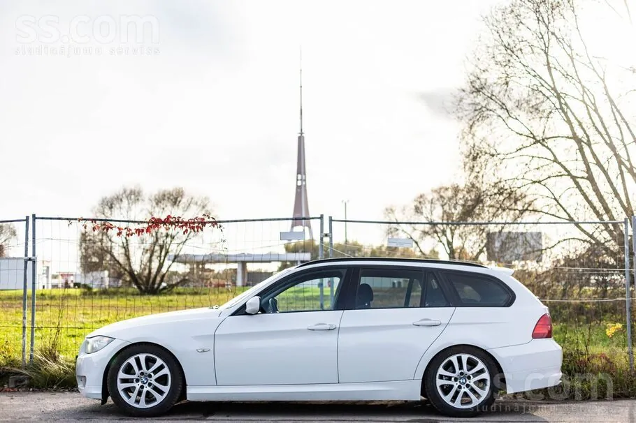 BMW 318D 2010 photo 4