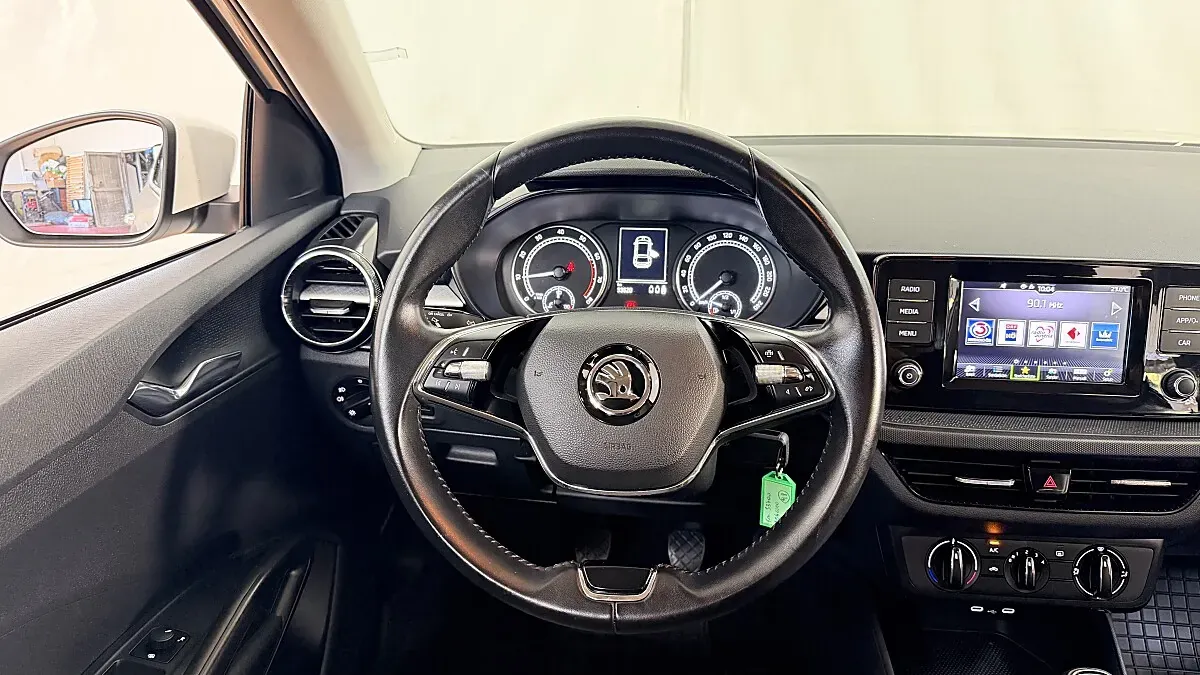 Skoda Fabia 2023 photo 2