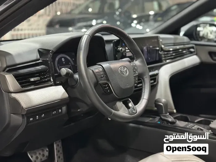 Toyota Camry 2025 photo 2
