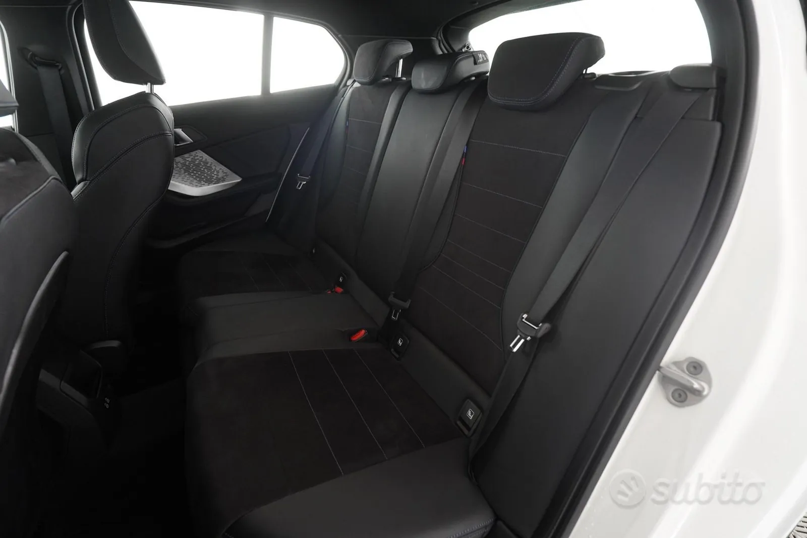BMW 1 Series 2025 photo 3