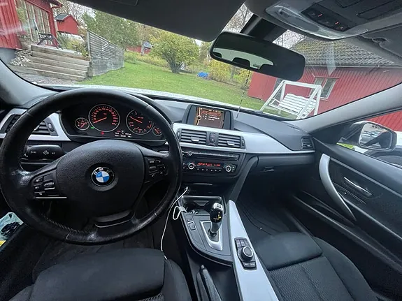 BMW 320D 2013 photo 3