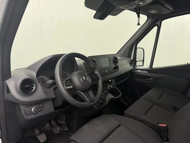 Mercedes-Benz Sprinter 2023 photo 3