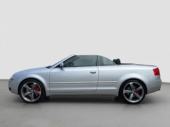 Audi S4 2005 photo 2