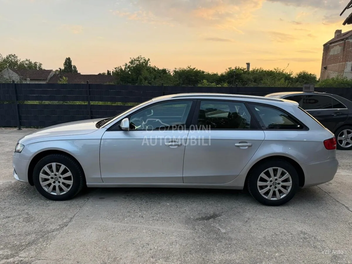 Audi A4 2009 photo 2
