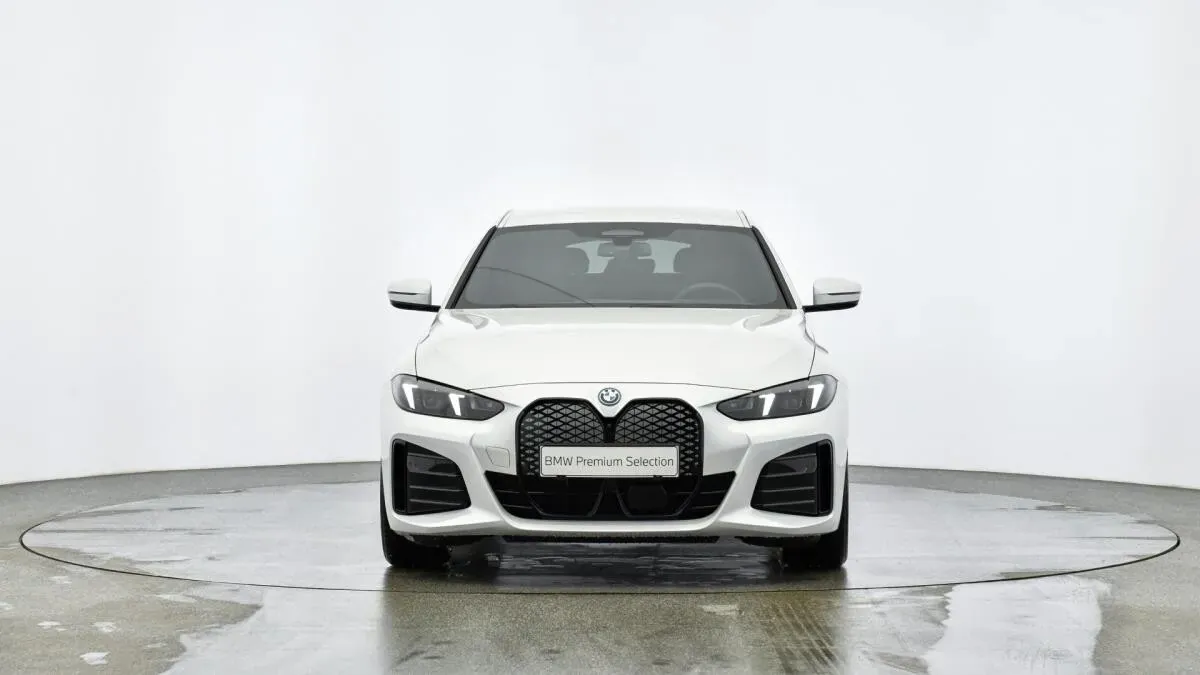 BMW I4 2025 photo 3