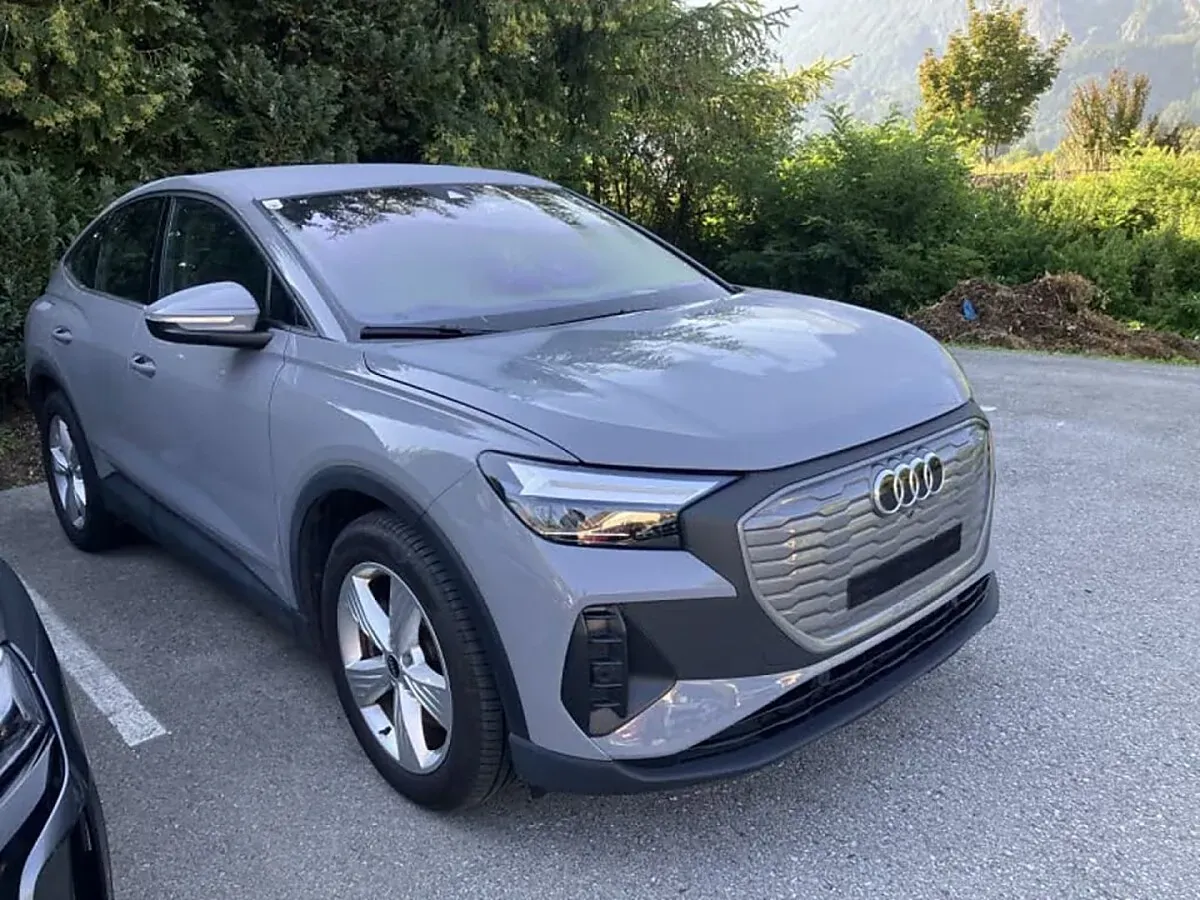 Audi Q4 2022 photo 3