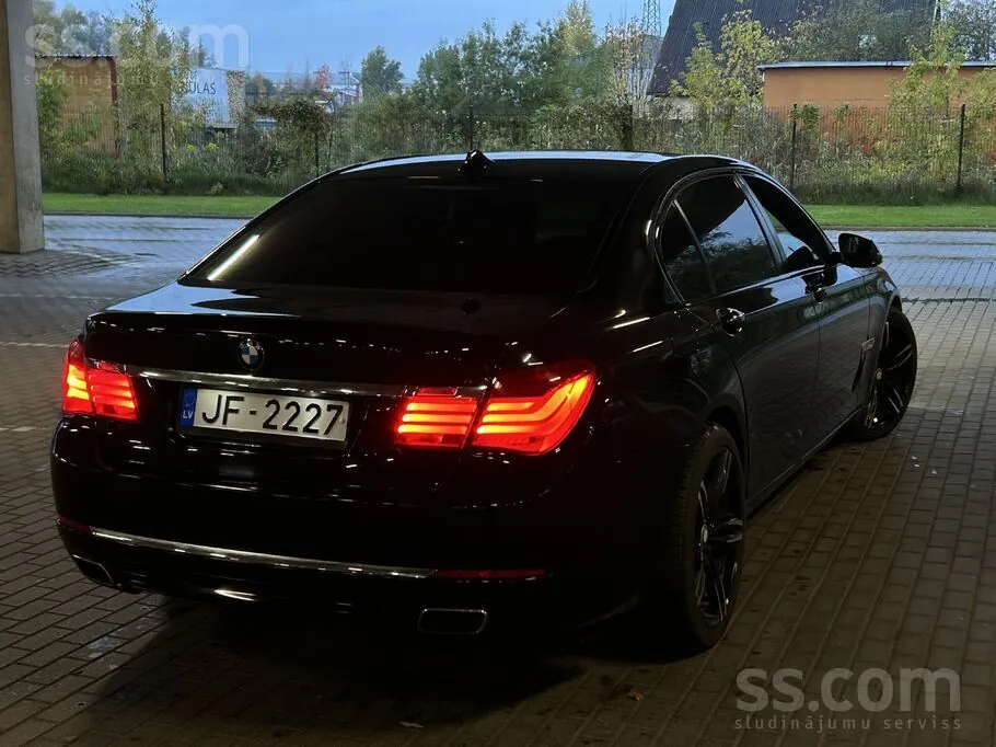 BMW 740Li 2013 photo 5