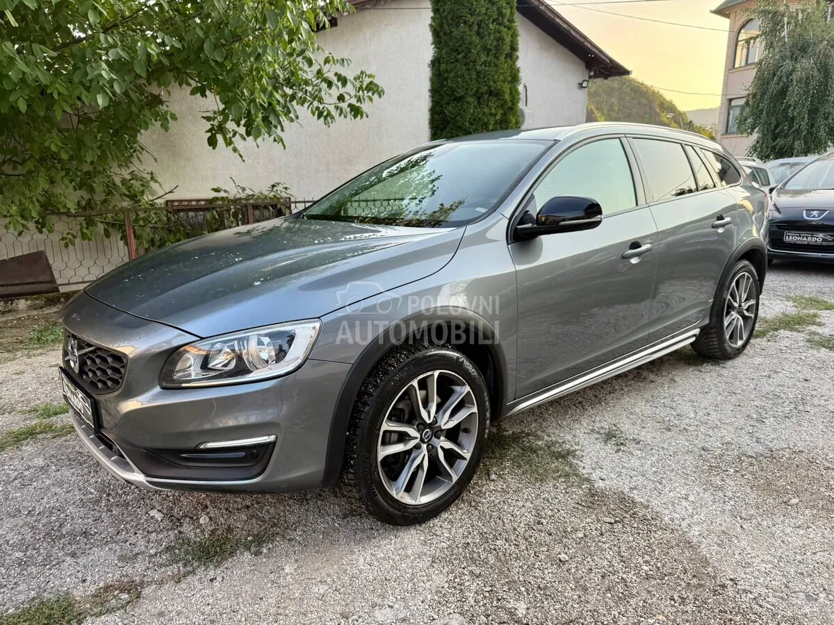 Volvo V60 Cross Country 2016 photo 5