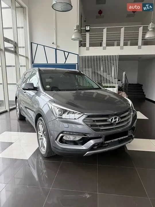 Hyundai Santa Fe 2017 photo 2