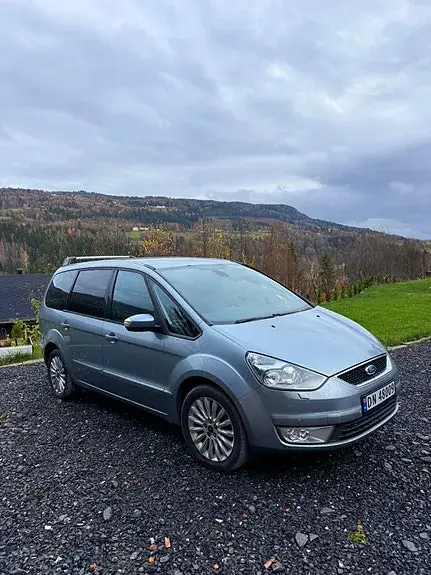 Ford Galaxy 2010 photo 3