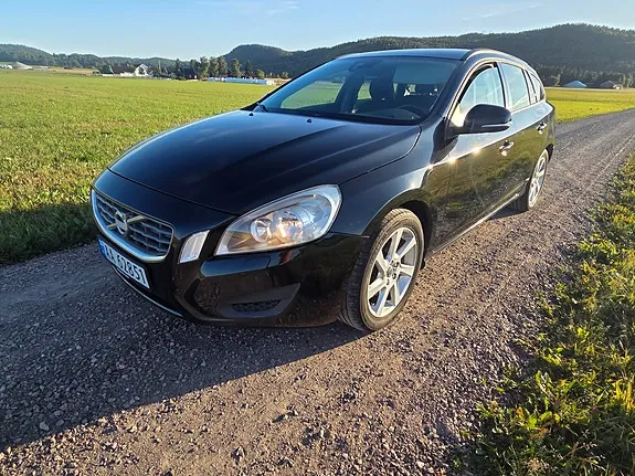 Volvo V60 2013 photo 2