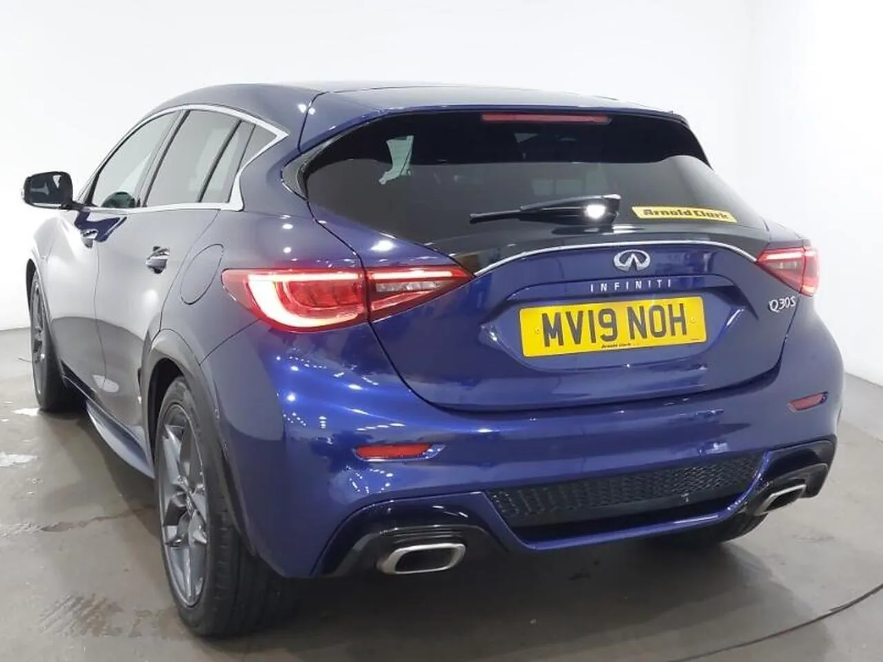 Infiniti Q30 2019 photo 2