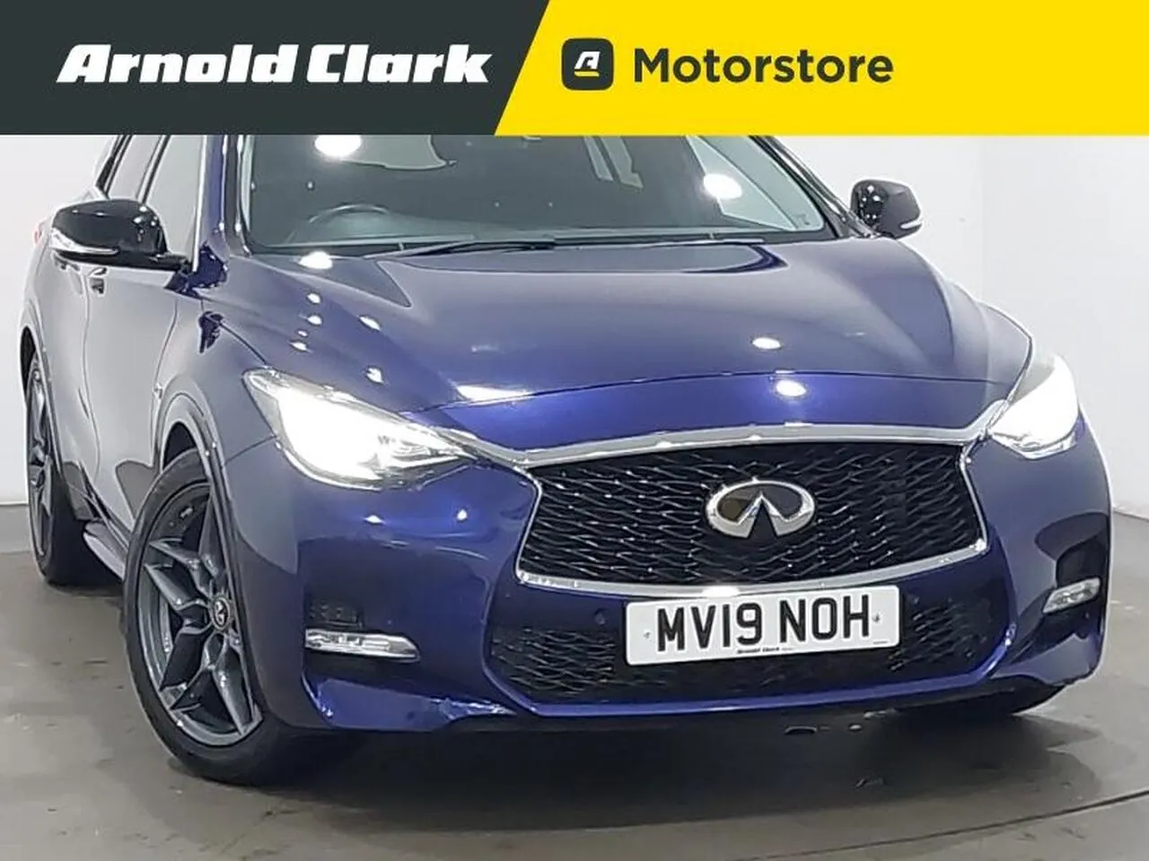 Infiniti Q30