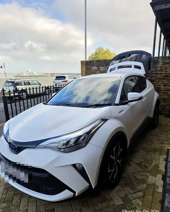 Toyota C-Hr 2021 photo 2