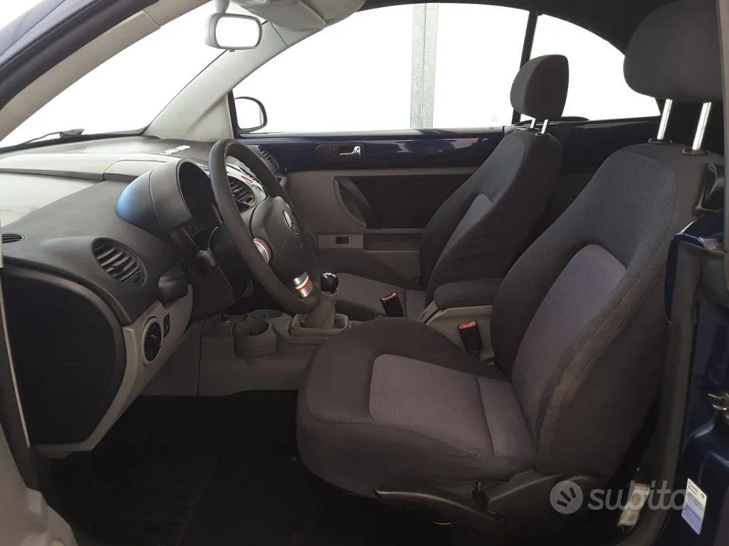 Volkswagen New Beetle 2004 photo 5