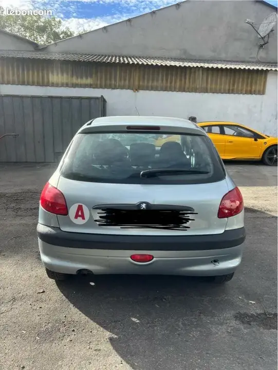 Peugeot 206 2001 photo 3