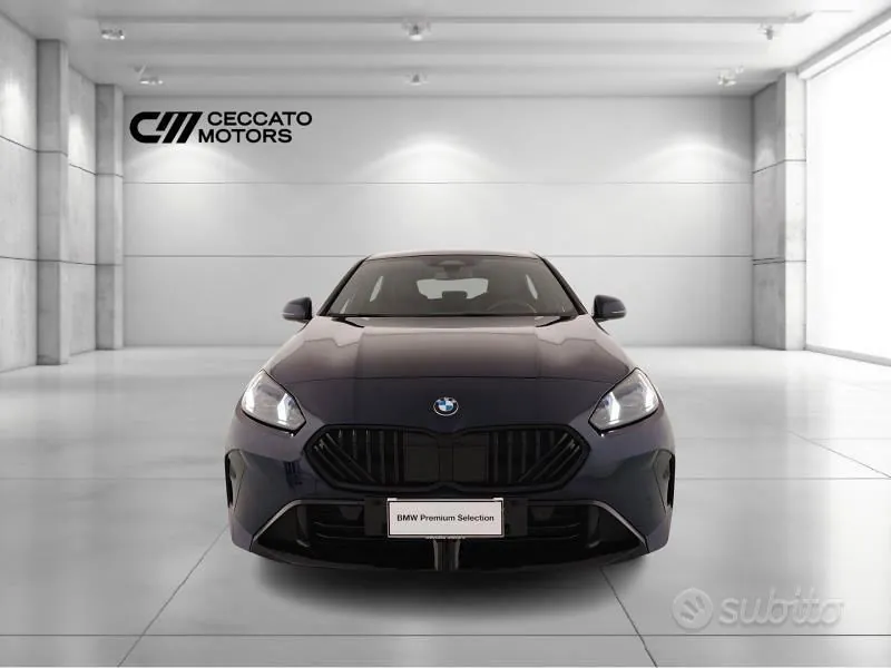 BMW 1 Series 2025 photo 2