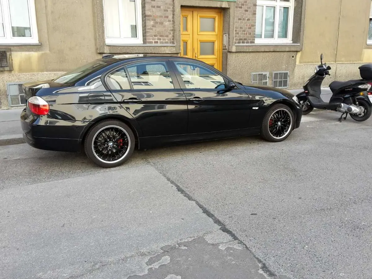 BMW 3 Series 2007 photo 2