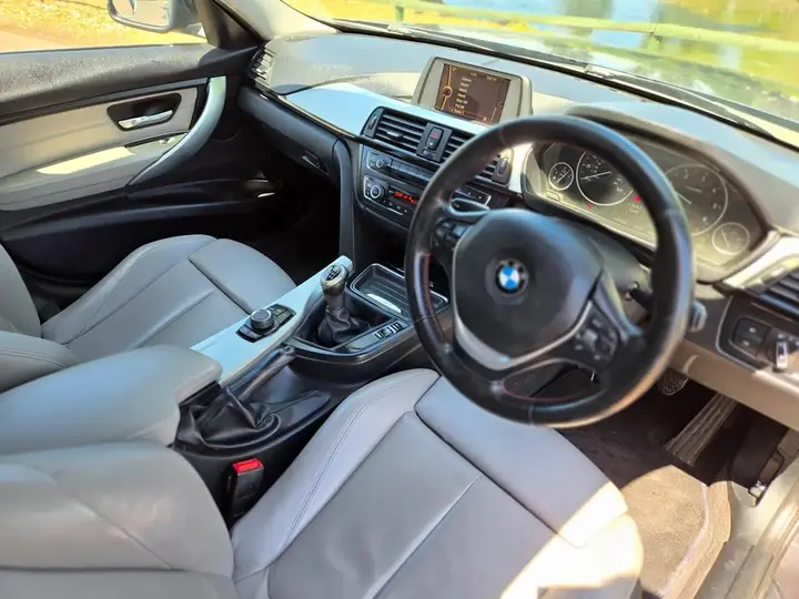 BMW 3 Series 2012 photo 3