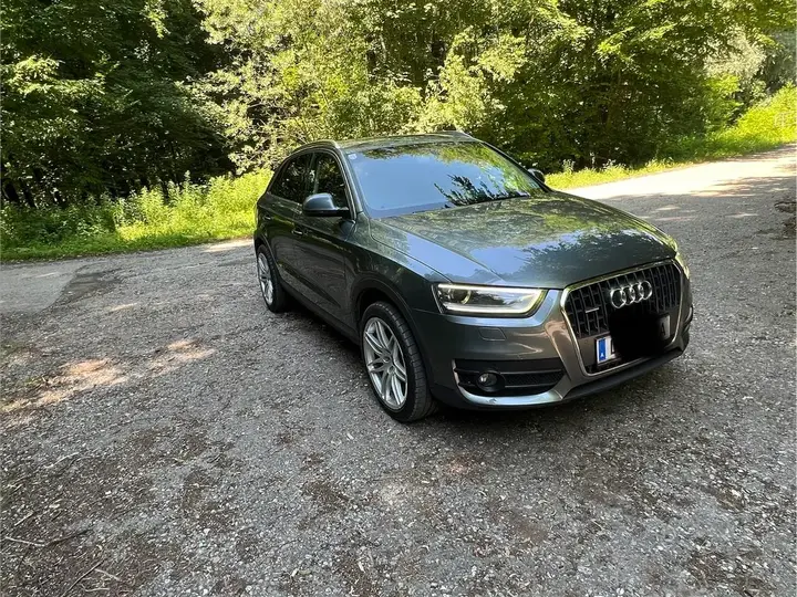 Audi Q3 2012 photo 2