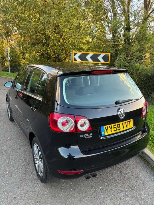 Volkswagen Golf 2010 photo 5