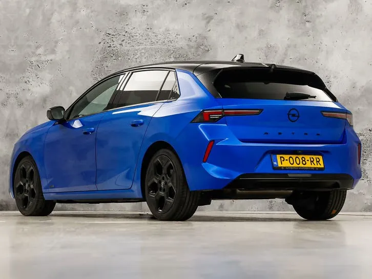 Opel Astra 2022 photo 3