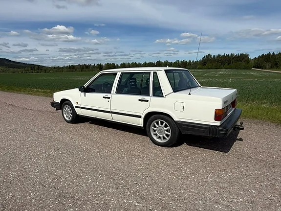 Volvo 740 1988 photo 2